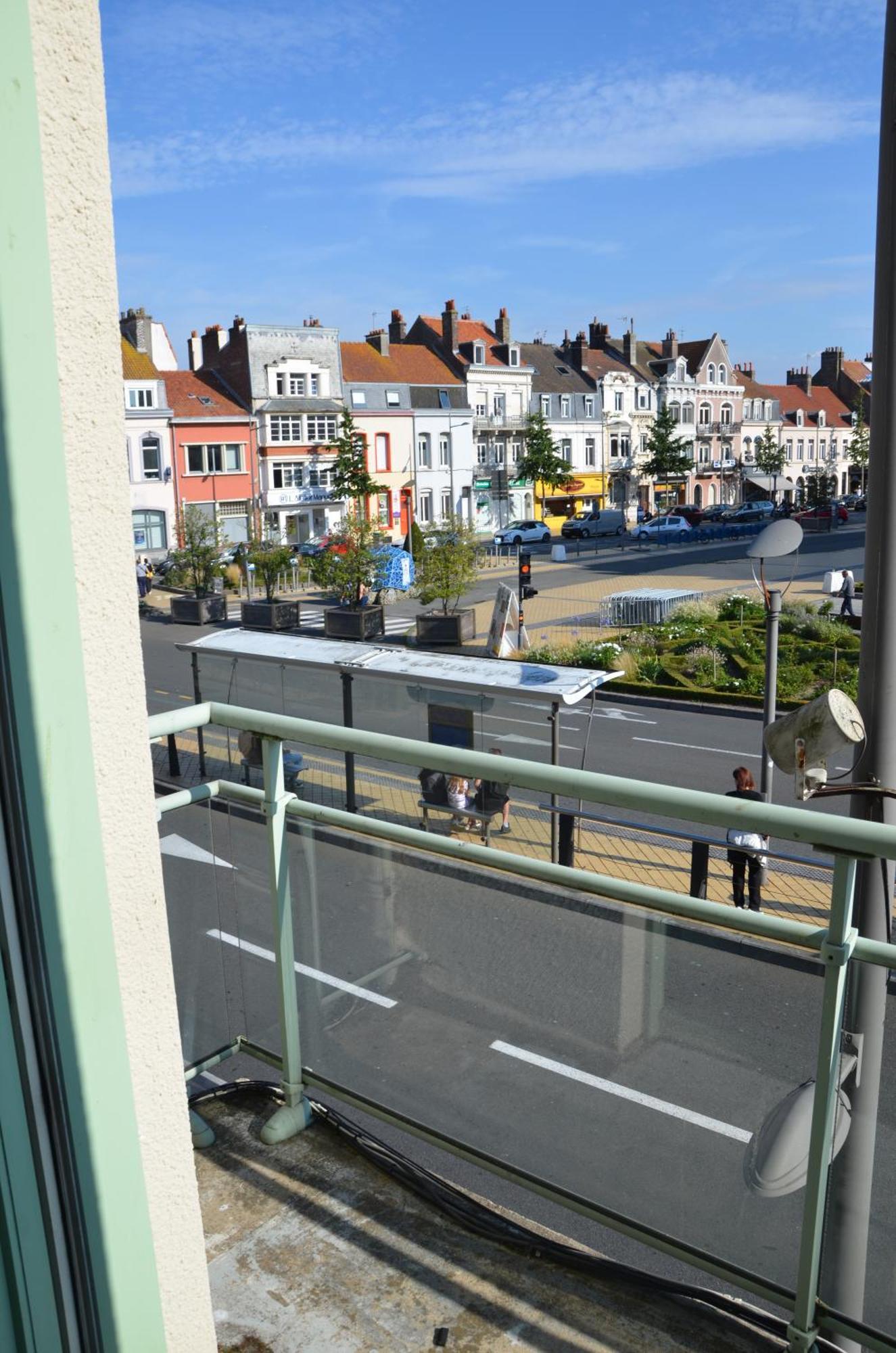 Le Gambetta Theatre De Calais Lägenhet Exteriör bild